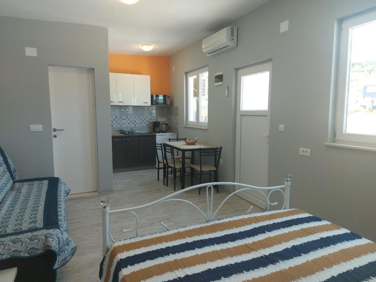 Studio Apartment Palmira Ližnjan Εξωτερικό φωτογραφία