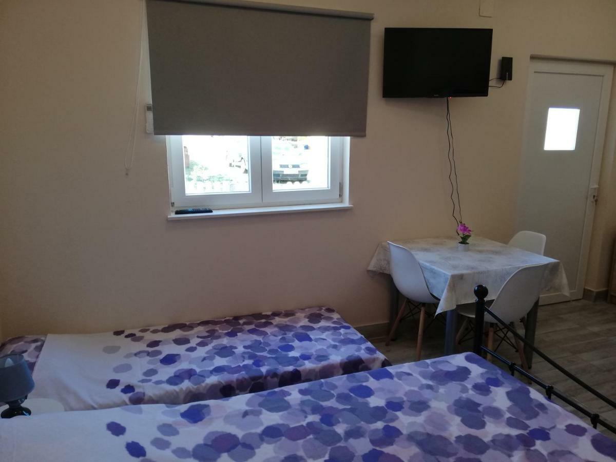 Studio Apartment Palmira Ližnjan Εξωτερικό φωτογραφία
