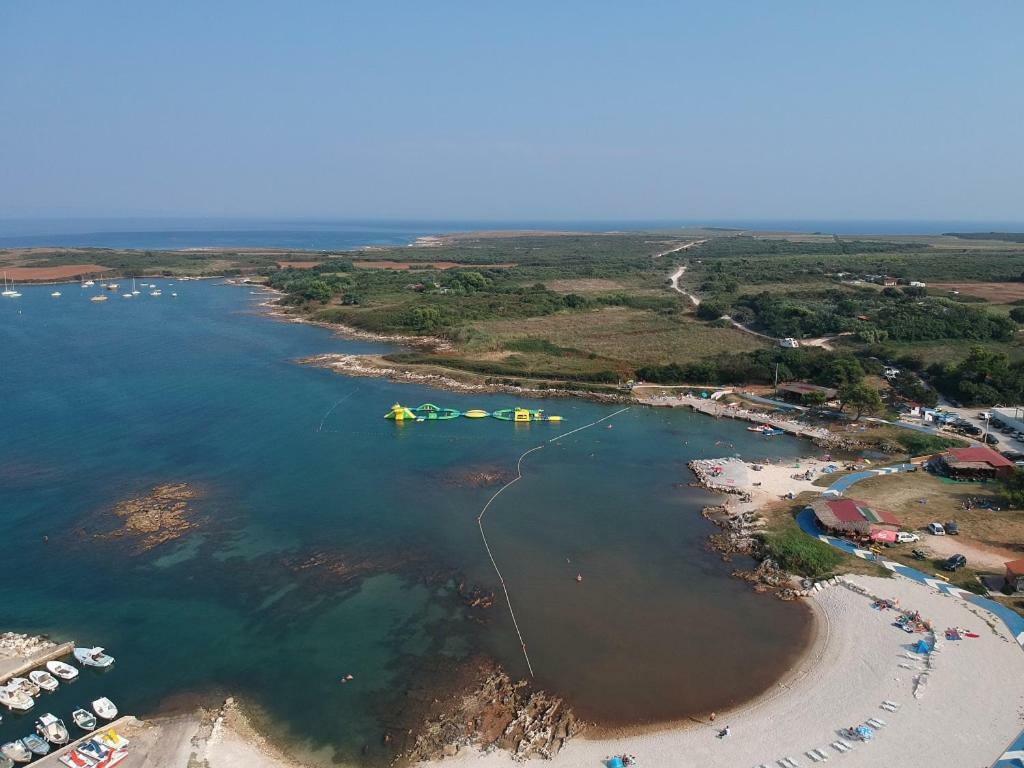 Studio Apartment Palmira Ližnjan Εξωτερικό φωτογραφία